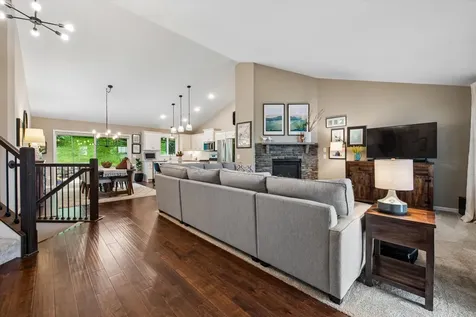 12920 Huntington Court Savage MN 55378