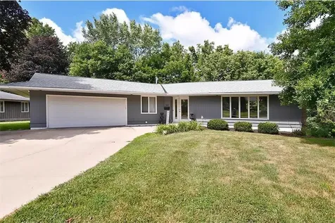 612 7th Avenue SW Faribault MN 55021