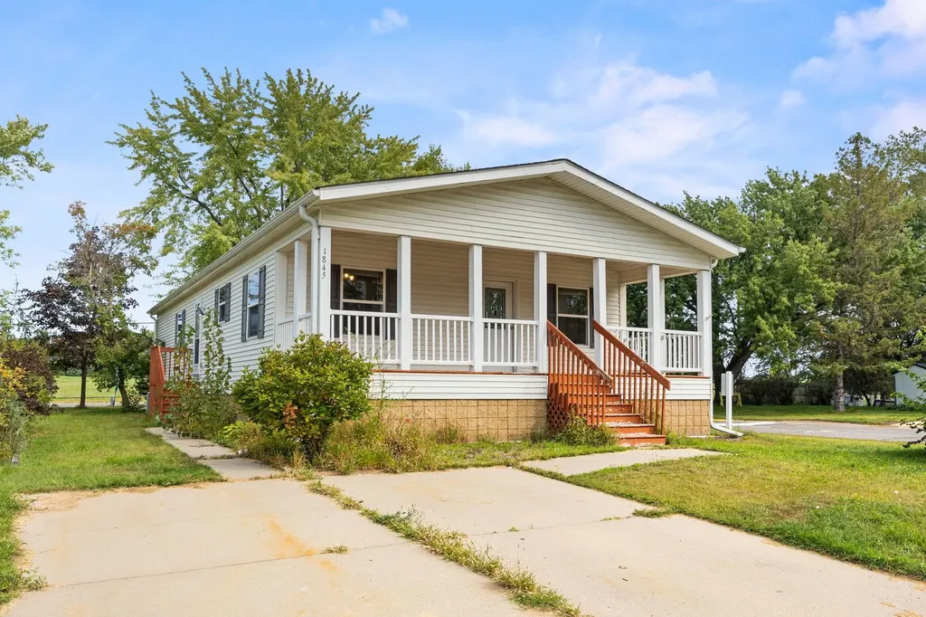 1845 83rd Street W Inver Grove Heights MN 55077