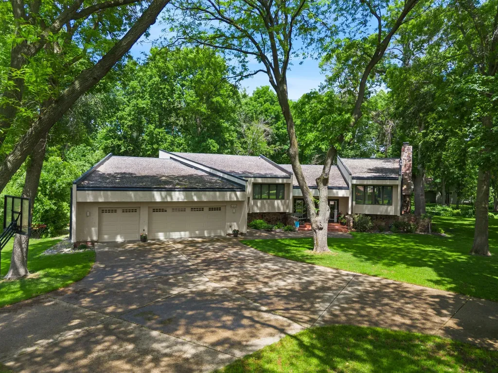 260 Hi Mae Circle Lester Prairie MN 55354