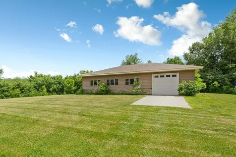 11205 Circle Lake Lane Faribault MN 55021