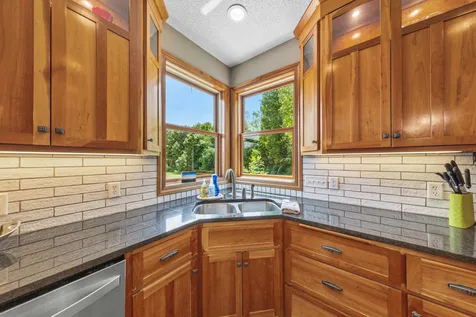 11205 Circle Lake Lane Faribault MN 55021