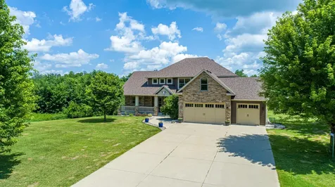 11205 Circle Lake Lane Faribault MN 55021