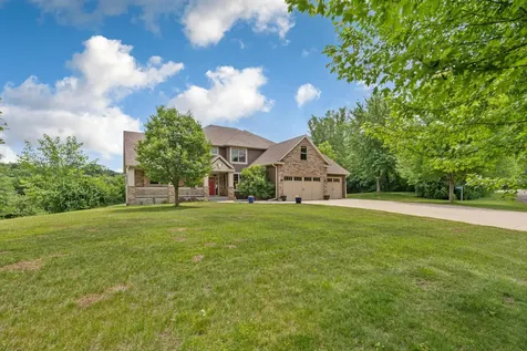 11205 Circle Lake Lane Faribault MN 55021