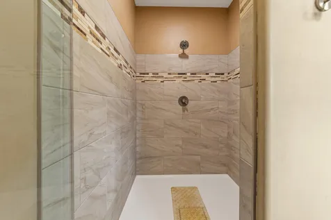 11205 Circle Lake Lane Faribault MN 55021