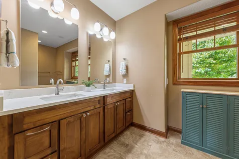 11205 Circle Lake Lane Faribault MN 55021