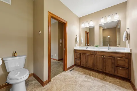 11205 Circle Lake Lane Faribault MN 55021