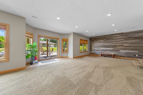11205 Circle Lake Lane Faribault MN 55021