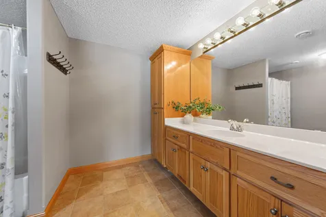 11205 Circle Lake Lane Faribault MN 55021