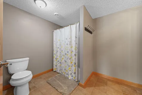 11205 Circle Lake Lane Faribault MN 55021