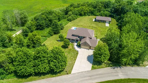 11205 Circle Lake Lane Faribault MN 55021