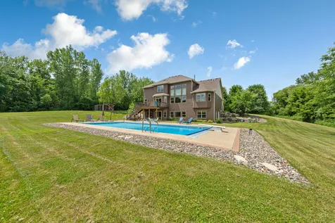 11205 Circle Lake Lane Faribault MN 55021