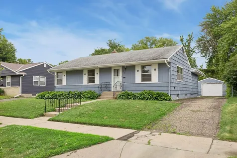 2002 Worcester Avenue Saint Paul MN 55116