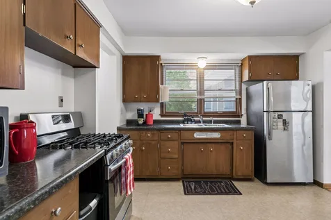 2002 Worcester Avenue Saint Paul MN 55116