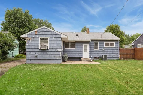 2002 Worcester Avenue Saint Paul MN 55116