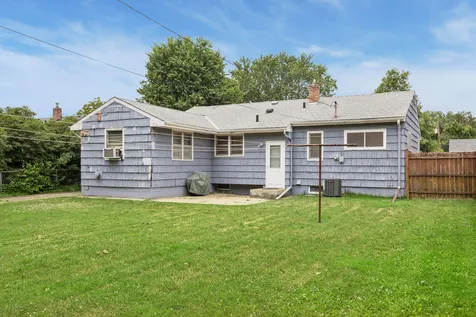 2002 Worcester Avenue Saint Paul MN 55116