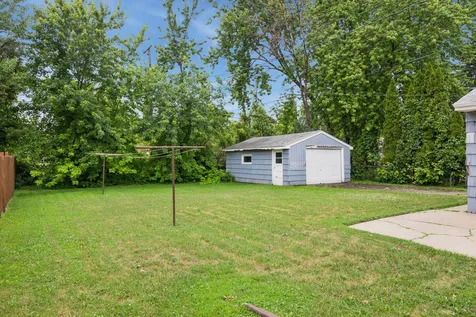2002 Worcester Avenue Saint Paul MN 55116