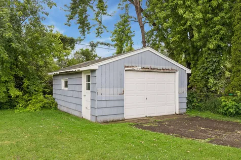 2002 Worcester Avenue Saint Paul MN 55116