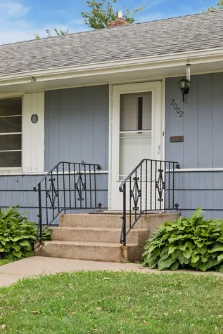 2002 Worcester Avenue Saint Paul MN 55116