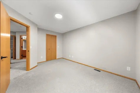 4856 Helena Lane N Oakdale MN 55128