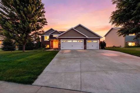 10 8th Avenue SE Isanti MN 55040