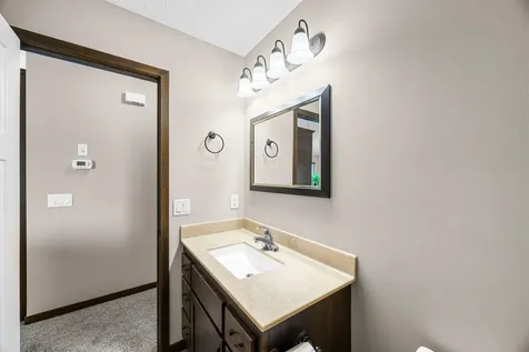 10 8th Avenue SE Isanti MN 55040