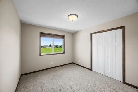 10 8th Avenue SE Isanti MN 55040