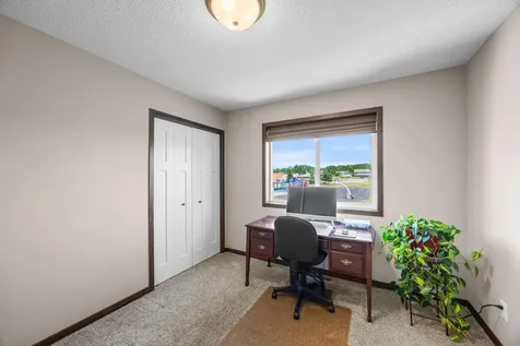 10 8th Avenue SE Isanti MN 55040
