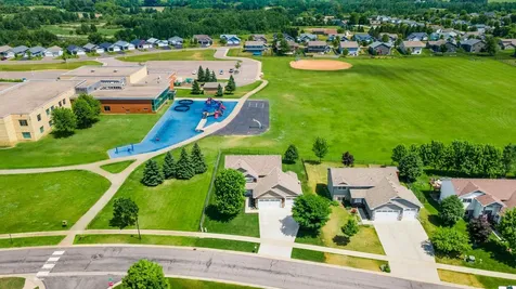 10 8th Avenue SE Isanti MN 55040