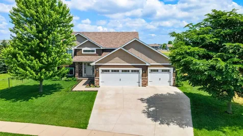 10 8th Avenue SE Isanti MN 55040