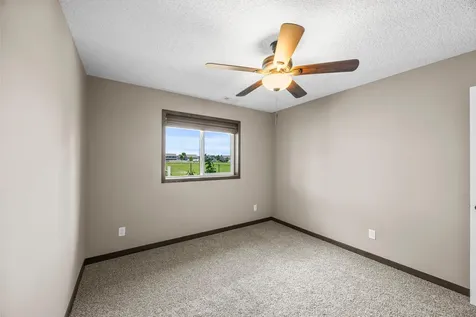 10 8th Avenue SE Isanti MN 55040