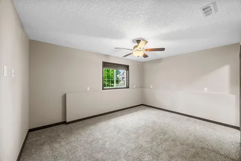 10 8th Avenue SE Isanti MN 55040