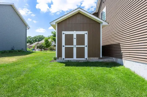 10 8th Avenue SE Isanti MN 55040
