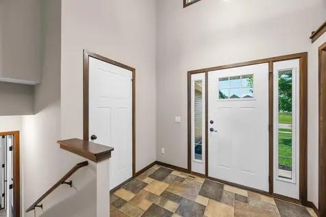 10 8th Avenue SE Isanti MN 55040