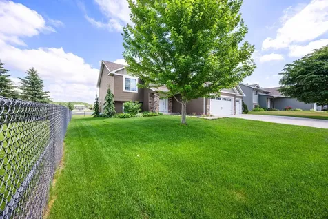 10 8th Avenue SE Isanti MN 55040