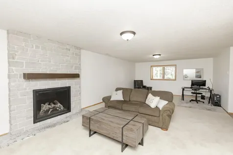 2715 33rd Street S Fargo ND 58103