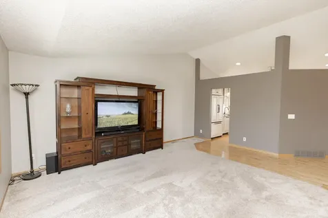 2715 33rd Street S Fargo ND 58103