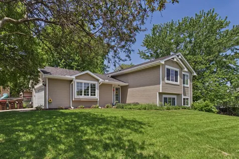 7598 Upper 23rd Street N Oakdale MN 55128