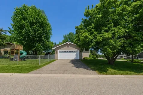 7598 Upper 23rd Street N Oakdale MN 55128