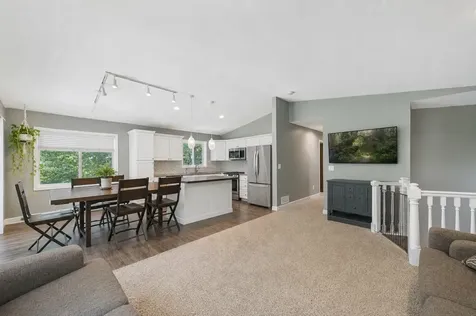 7598 Upper 23rd Street N Oakdale MN 55128