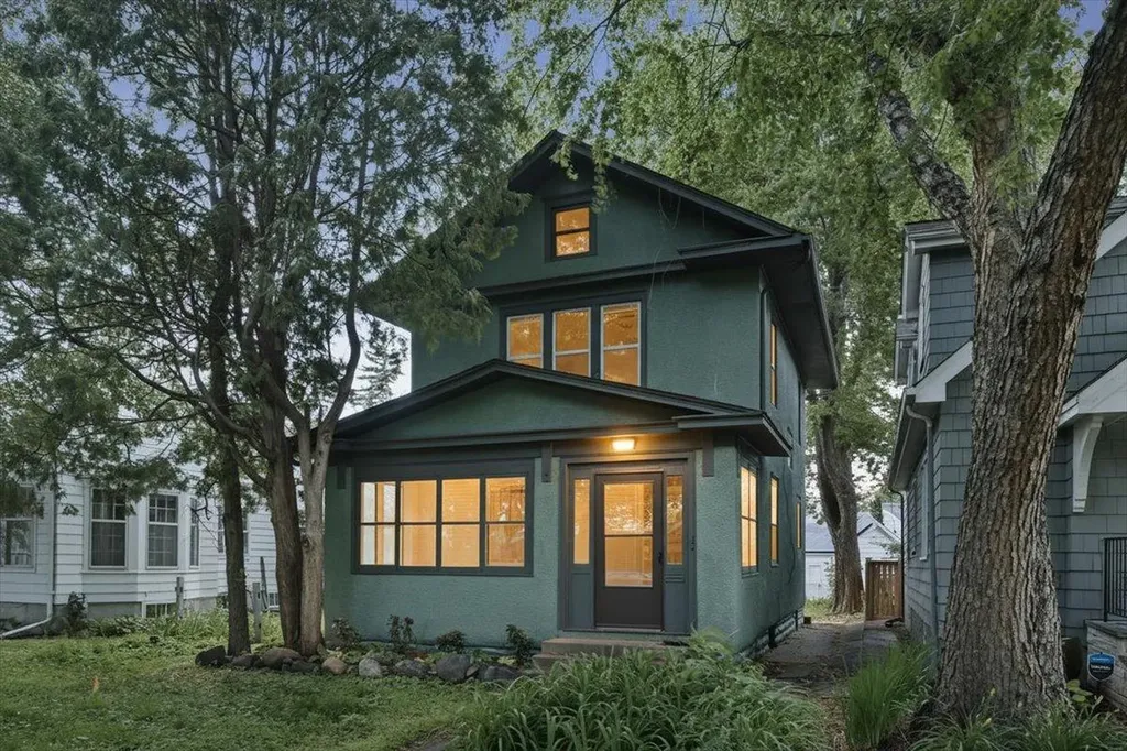 712 Cedar Lake Road S Minneapolis MN 55405