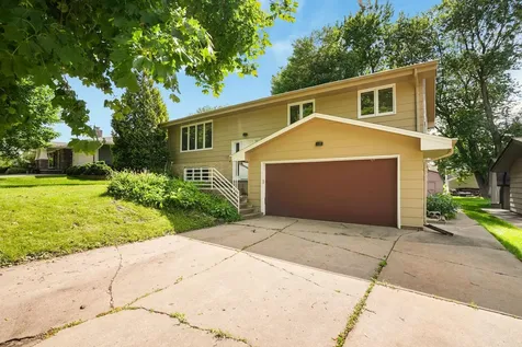 4018 Shamrock Drive NE Saint Anthony MN 55421