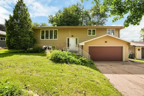 4018 Shamrock Drive NE Saint Anthony MN 55421