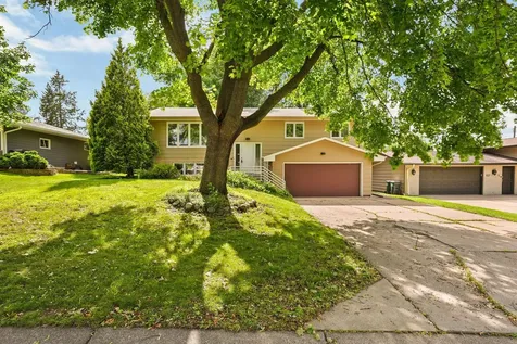 4018 Shamrock Drive NE Saint Anthony MN 55421