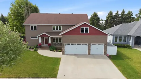 965 18th Avenue Circle N Moorhead MN 56560