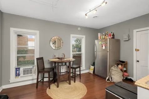 922 NE 18 1/2 Avenue NE Minneapolis MN 55418