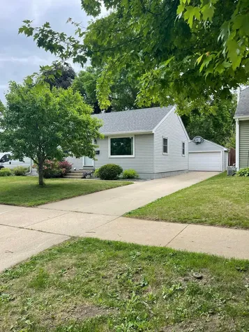 3904 7th Place NW Rochester MN 55901