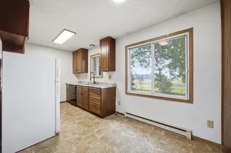 910-912 32nd Street N Fargo ND 58102