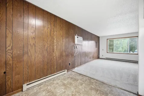 910-912 32nd Street N Fargo ND 58102