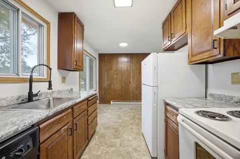 910-912 32nd Street N Fargo ND 58102